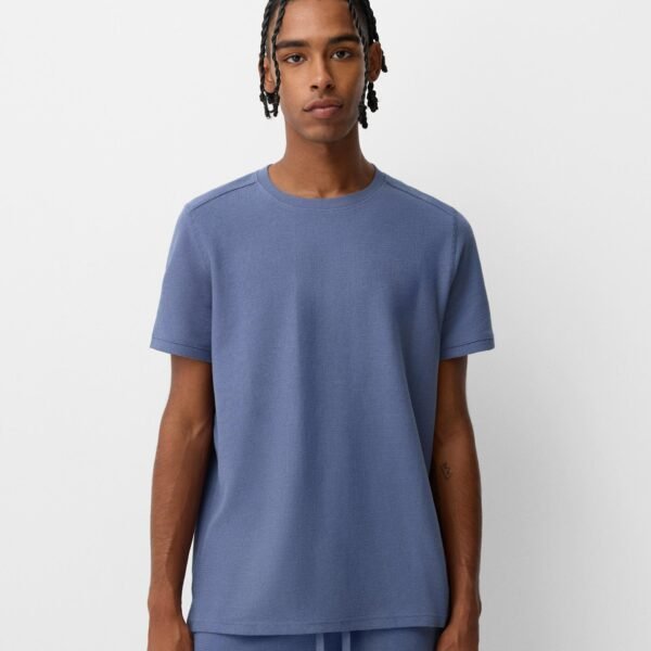 Textured short-sleeve T-shirt