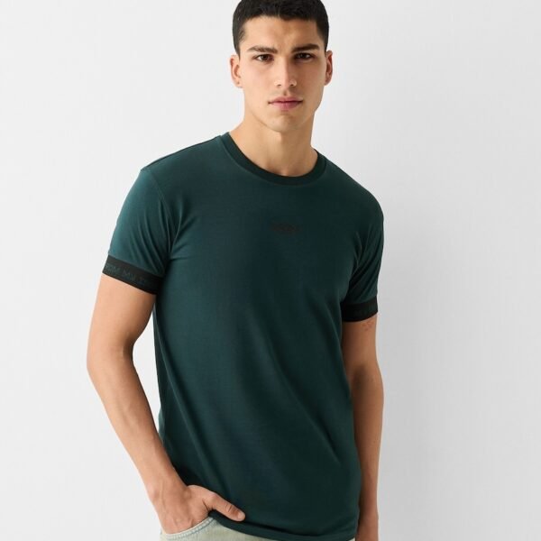 Slim-fit short sleeve T-shirt with strip